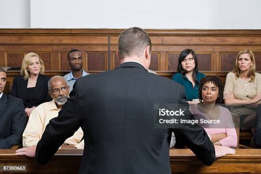 ADVOGADO NO TRIBUNAL DO JÚRI