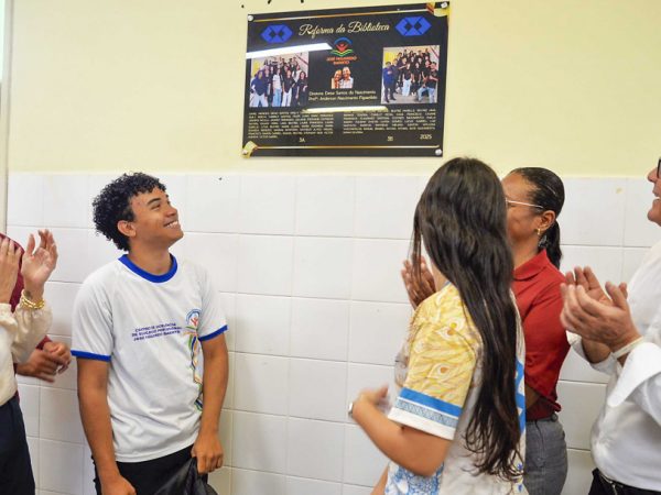 Biblioteca do Centro de Excelência José Figueiredo Barreto é reinaugurada com aplicativo criado por estudantes---02 DE DEZEMBRO 25