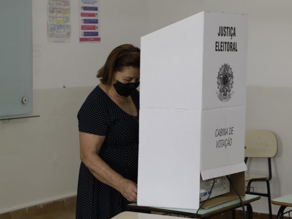 ELEITOR NA URNA
