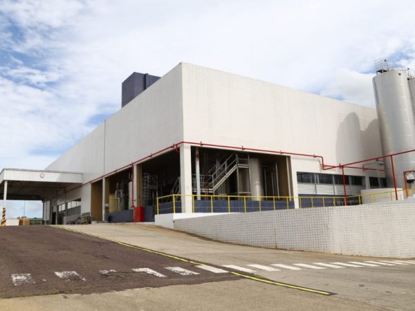 Indústria de laticínios investe R$ 50 milhões 3 DE OUTUBRO 25