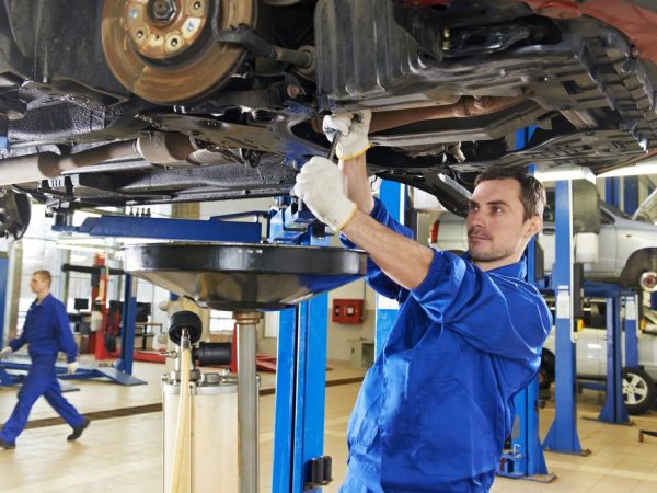 MECÂNICO-por-que-e-tao-dificil-encontrar-um-mecanico-de-confianca-1