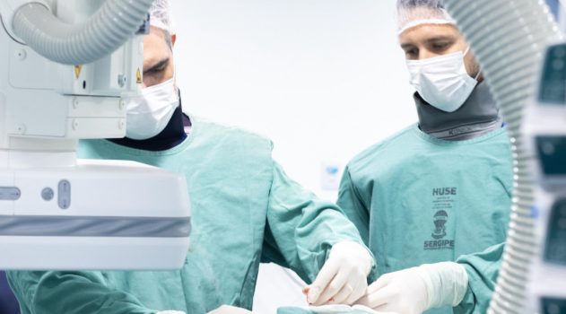 MÉDICOS DO HUSE OPERANDO