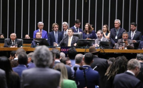 PLENÁRIO DA CÂMARA FEDERAL 30 DE ARIL 26