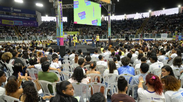 Professores da rede pública estadual de ensino preparam alunos para o segundo dia de provas do Enem 2025---12 de novembro 25