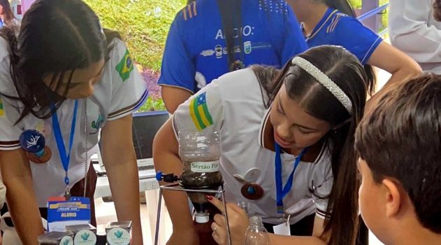 Projetos científicos de estudantes da rede pública estadual se destacam em competição de experimentos químicos—-28 de outubro 25 Projetos científicos de estudantes da rede pública estadual se destacam em competição de experimentos químicos----28 de outubro 25