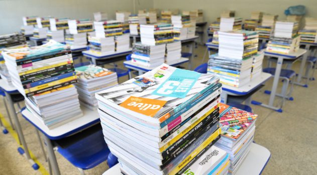Secretaria de Estado da Educação orienta sobre devolução dos livros didáticos-26 DE NOVEMBRO 25