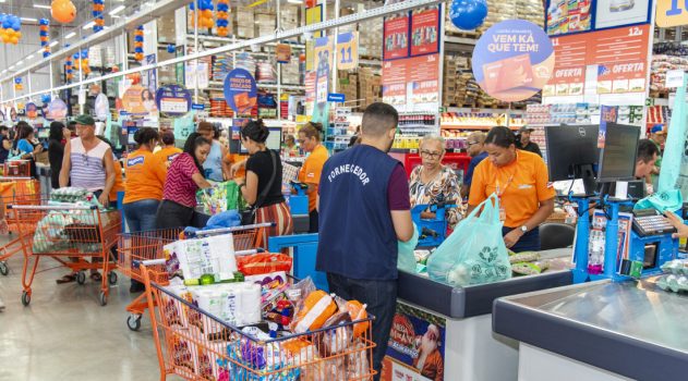 Setor de serviços em Sergipe cresce 7,4% e é o segundo maior do país—-14 de outubro 25 Setor de serviços em Sergipe cresce 7,4% e é o segundo maior do país----14 de outubro 25