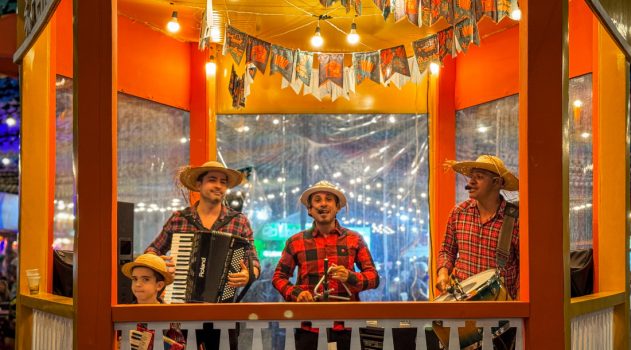 VILA DO FORRÓ TRIO NO PALCO 2 DE JULHO DE 2025