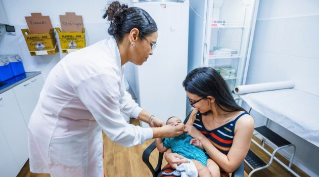 Vacinação infantil contra meningite 3 outubro 25