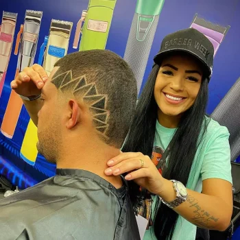 aline-barber-2-qe9evswsucdy