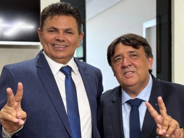 valmirdefrancisquinho_diplomacao-1.jpg-1